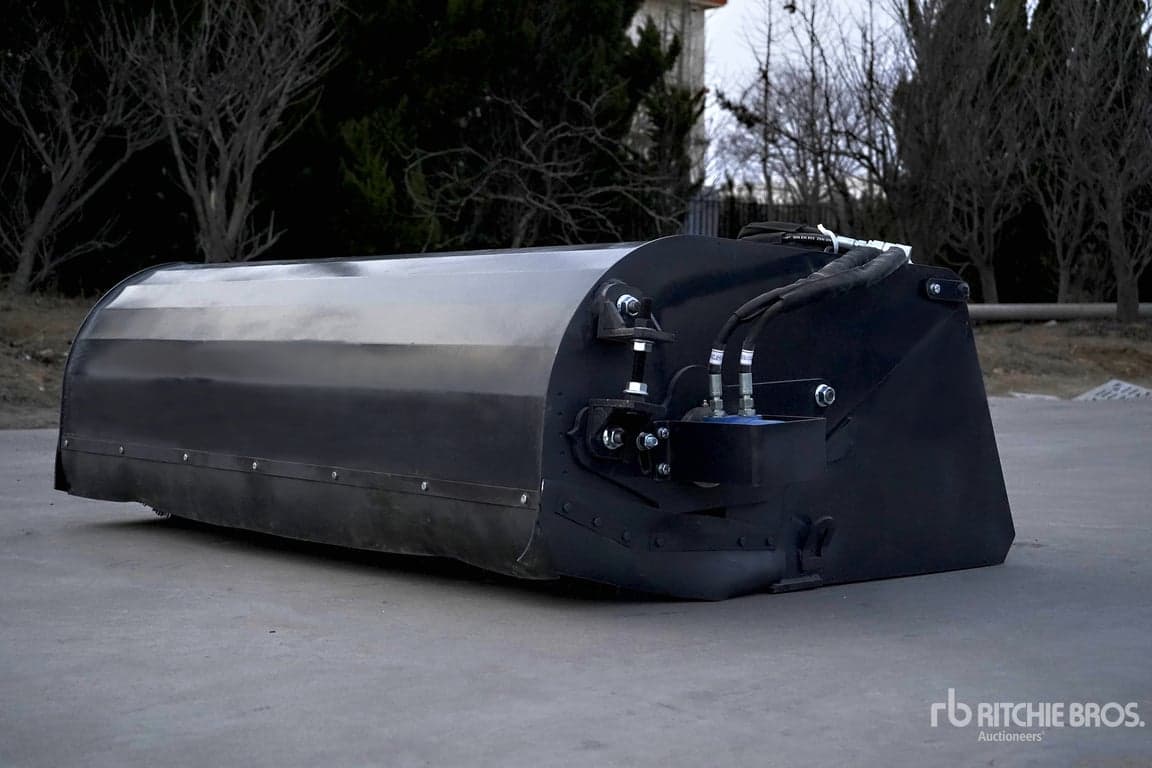 SKIDSTEER BROOM ATTACHMENT SKIDSTEER BROOM ATTACHMENT